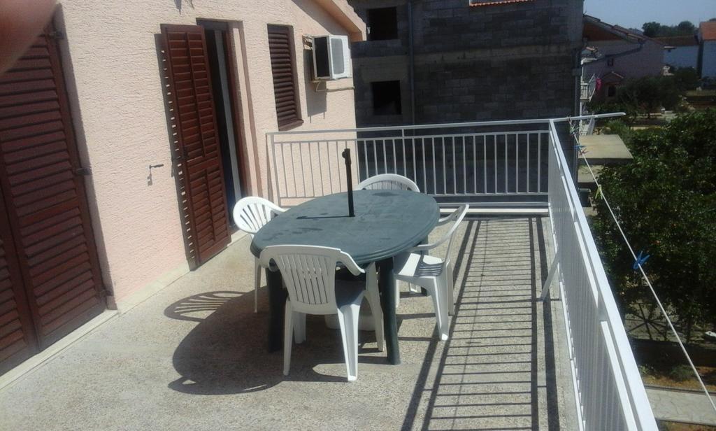 Apartment Rogic Biograd Na Moru Luaran gambar